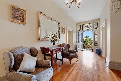 Waratah On York image 1