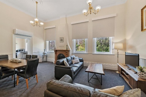 Waratah On York image 18