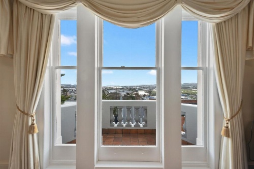 Waratah On York image 19