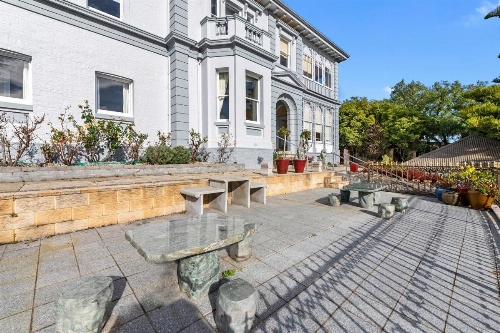 Waratah On York image 25