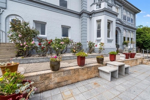 Waratah On York image 5